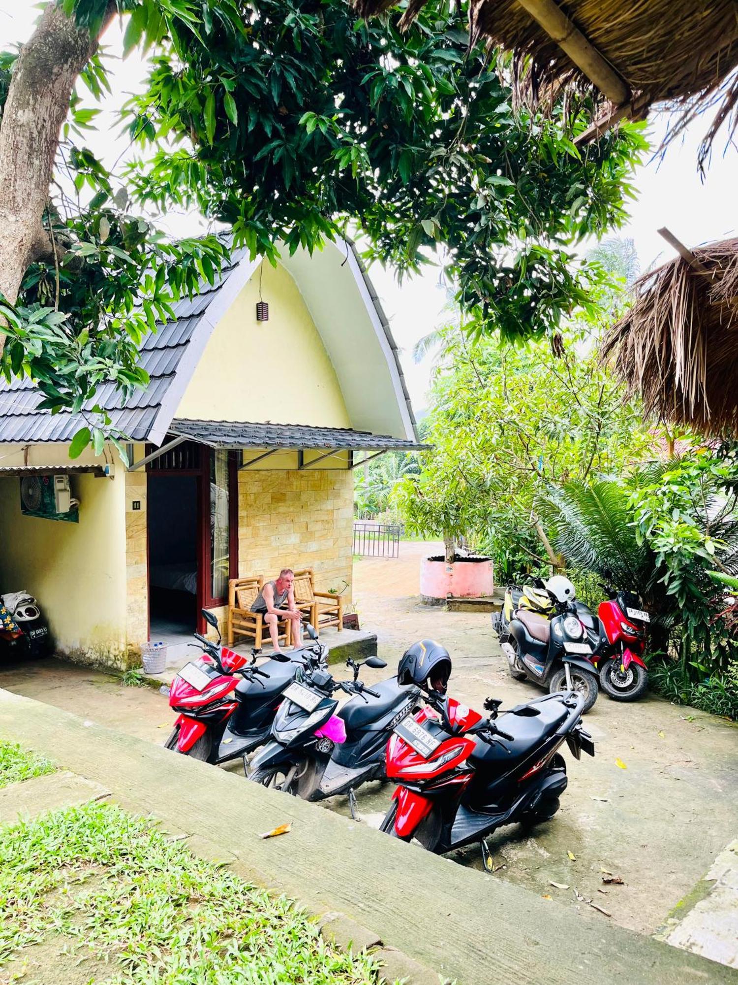 Roy Homestay Kuta Kuta  Bagian luar foto