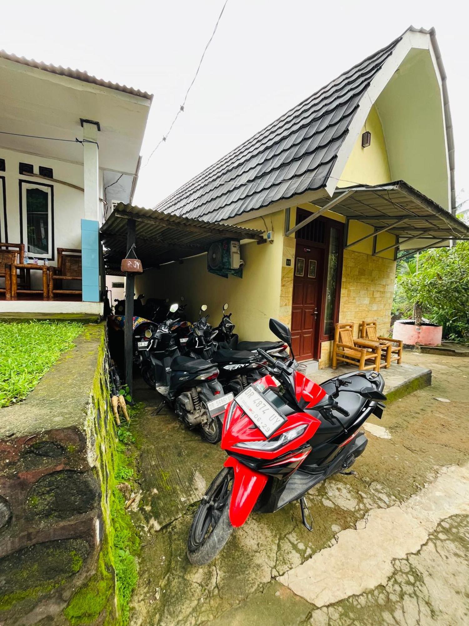 Roy Homestay Kuta Kuta  Bagian luar foto